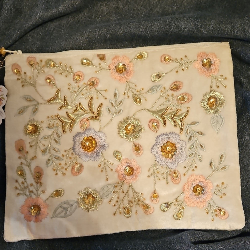 New Embroidered and Sequins Bag, 11"x8.5"